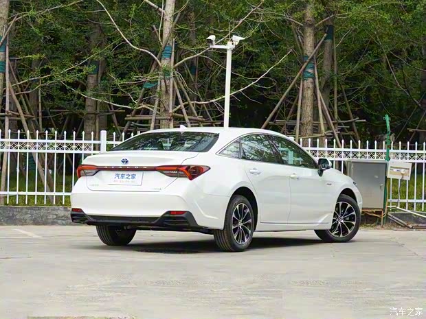 一汽豐田 亞洲龍 2023款 雙擎 2.5L XLE進(jìn)取版