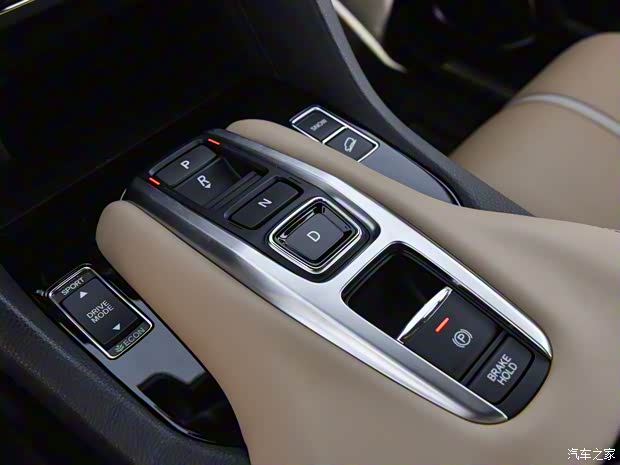 东风本田 本田UR-V 2023款 370TURBO 四驱尊耀版 东风本田 本田UR-V 2023款 370TURBO 四驱尊耀版