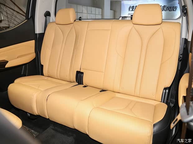 長(zhǎng)安汽車 長(zhǎng)安覽拓者 2023款 2.0T自動(dòng)四驅(qū)汽油旗艦型標(biāo)箱