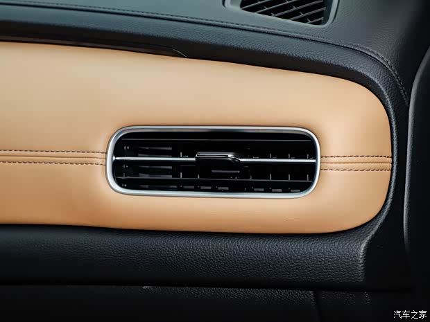 東風(fēng)本田 本田UR-V 2023款 370TURBO 四驅(qū)尊享版