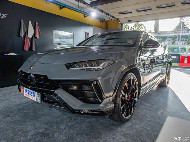 兰博基尼 Urus 2023款 4.0T V8 S 兰博基尼 Urus 2023款 4.0T V8 S