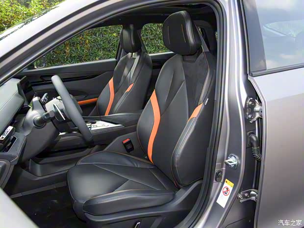 长安汽车 长安UNI-V 2022款 1.5T 运动版 长安汽车 长安UNI-V 2022款 1.5T 运动版