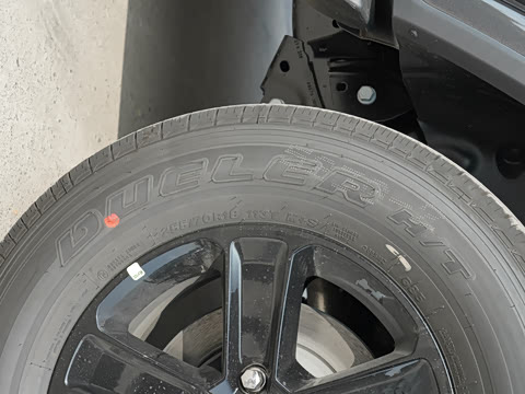 2022款 2.0T 高地四门版 2022款 2.0T 高地四门版