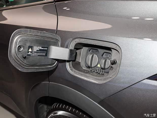 深蓝汽车 深蓝S7 2023款 520Max纯电版 深蓝汽车 深蓝S7 2023款 520Max纯电版