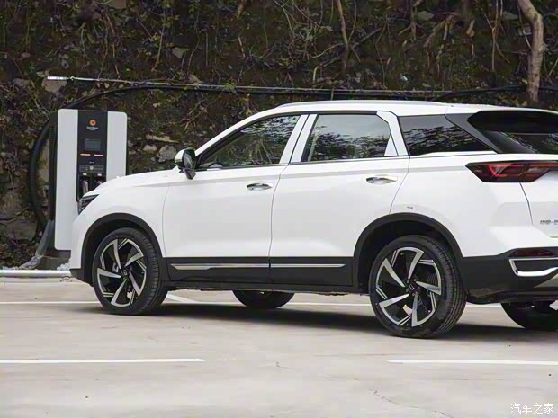 一汽奔騰 奔騰T77 2022款 基本型