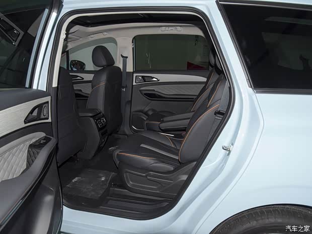 东风风行 风行游艇 2022款 1.5T DCT扬帆版 东风风行 风行游艇 2022款 1.5T DCT扬帆版