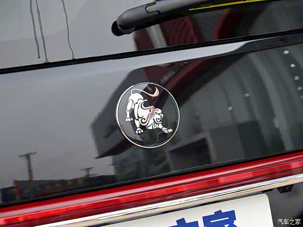 東風(fēng)風(fēng)行 風(fēng)行M7 2022款 領(lǐng)爵款 2.0T 自動侯爵版