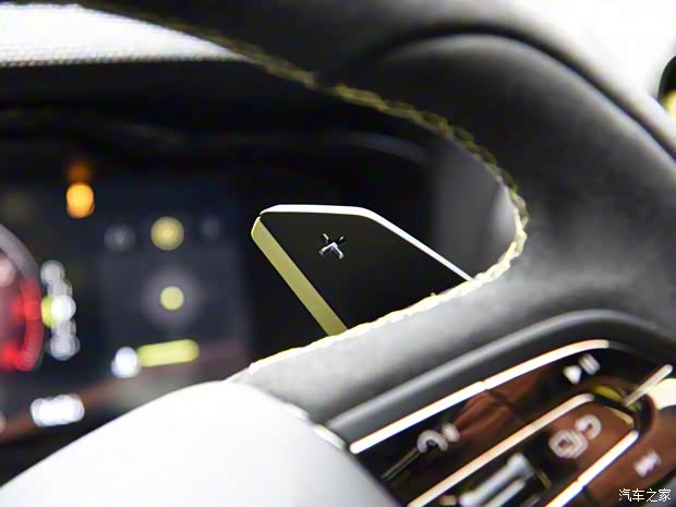 領(lǐng)克 領(lǐng)克03 2019款 03+ 2.0TD 自動勁Pro版