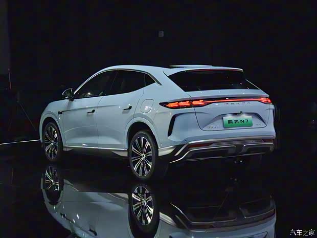 腾势汽车 腾势N7 2023款 高配基本型 腾势汽车 腾势N7 2023款 高配基本型