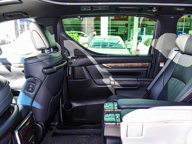 豐田(進(jìn)口) 埃爾法 2023款 雙擎 2.5L 臻享·黃金版