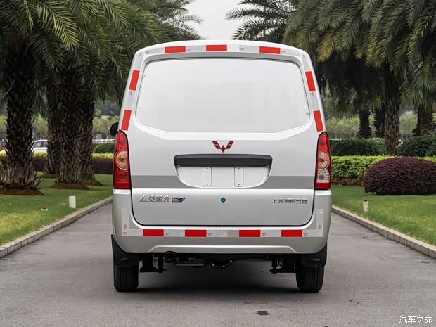 上汽通用五菱 五菱荣光EV 2020款 基本型 上汽通用五菱 五菱荣光EV 2020款 基本型