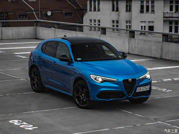 阿爾法·羅密歐 Stelvio斯坦維 2022款 Estrema