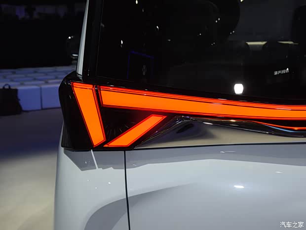 合創(chuàng)汽車 合創(chuàng)V09 2023款 基本型