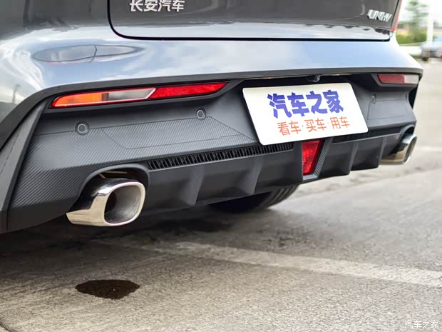 長(zhǎng)安汽車 長(zhǎng)安UNI-V 2022款 基本型