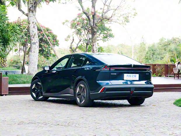 深蓝汽车 深蓝SL03 2023款 705MAX纯电版 深蓝汽车 深蓝SL03 2023款 705MAX纯电版