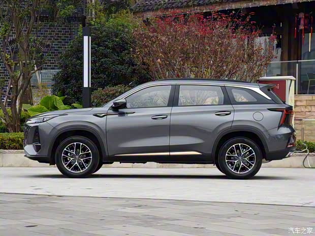 长安汽车 长安CS75 PLUS 2022款 第二代 1.5T 自动领航型