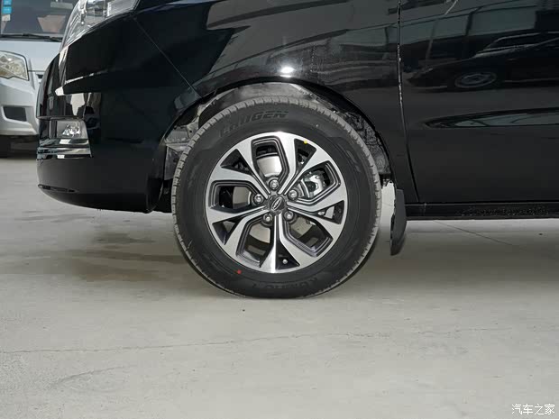 江淮汽车 瑞风L5 2022款 2.0T 手动商务版