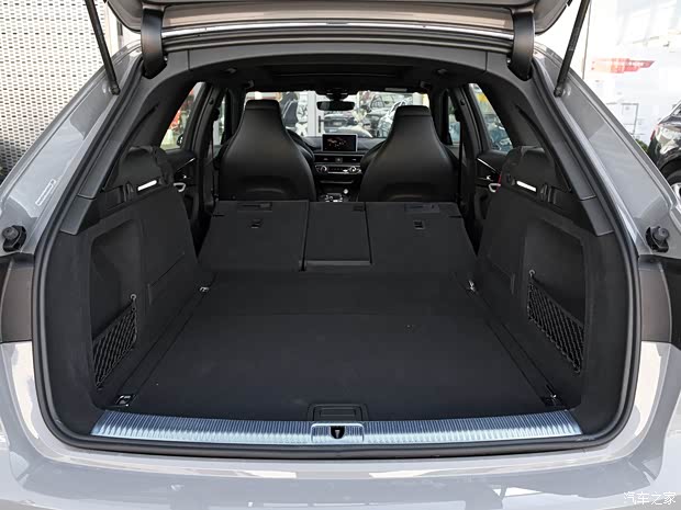 Audi Sport 奧迪RS 4 2019款  RS 4 2.9T Avant