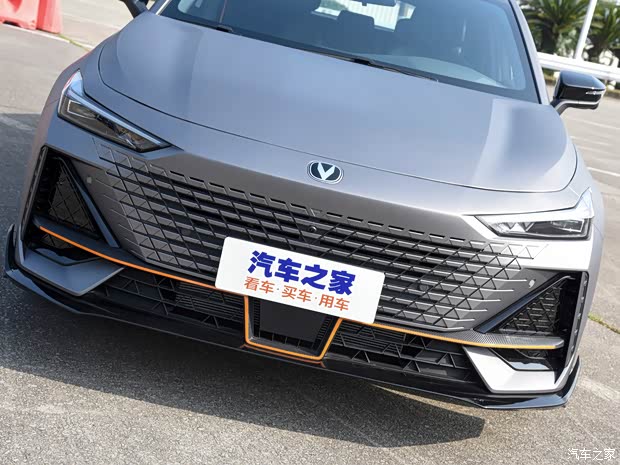 长安汽车 长安UNI-V 2022款 运动版 长安汽车 长安UNI-V 2022款 运动版