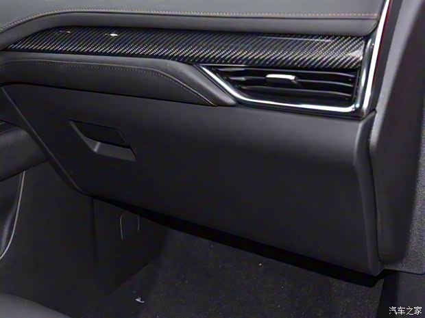 上汽通用凯迪拉克 凯迪拉克XT4 2022款 28T 四驱铂金运动版