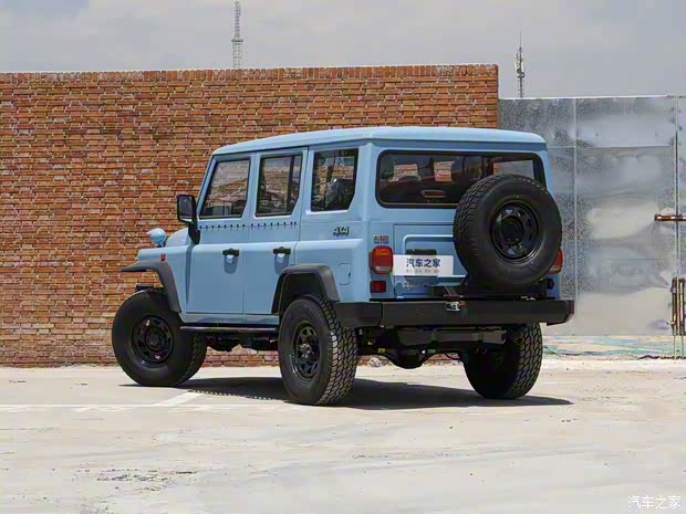 北京汽車(chē)制造廠 212 2023款 狙擊手 2.4T 手動(dòng)輕裝款