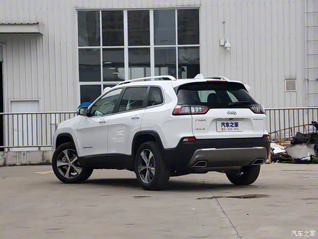 广汽菲克Jeep 自由光 2020款 2.0T 四驱精英版 广汽菲克Jeep 自由光 2020款 2.0T 四驱精英版