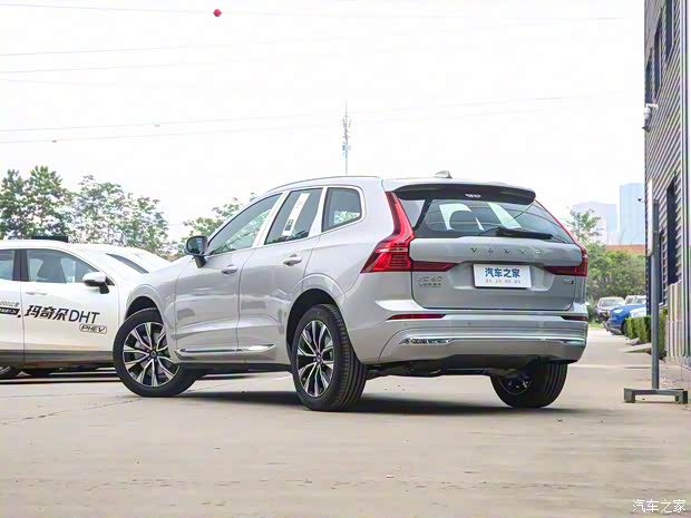 沃尔沃亚太 沃尔沃XC60 2024款 B5 四驱智远豪华版 沃尔沃亚太 沃尔沃XC60 2024款 B5 四驱智远豪华版