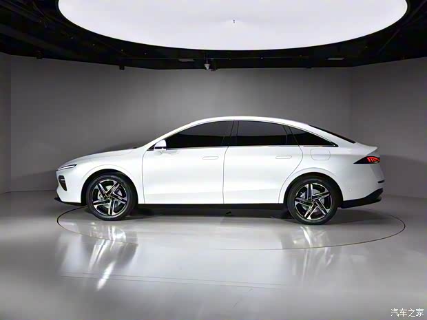 上汽集团 荣威D7 2023款 EV 磷酸铁锂 上汽集团 荣威D7 2023款 EV 磷酸铁锂