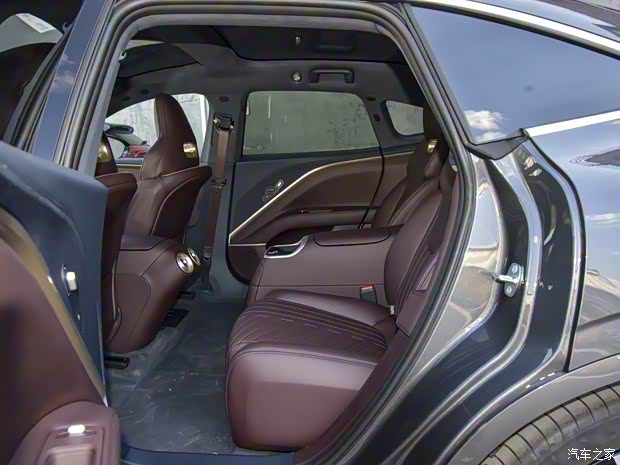 阿维塔科技 阿维塔11 2023款 鸿蒙 116度 奢享版 阿维塔科技 阿维塔11 2023款 鸿蒙 116度 奢享版