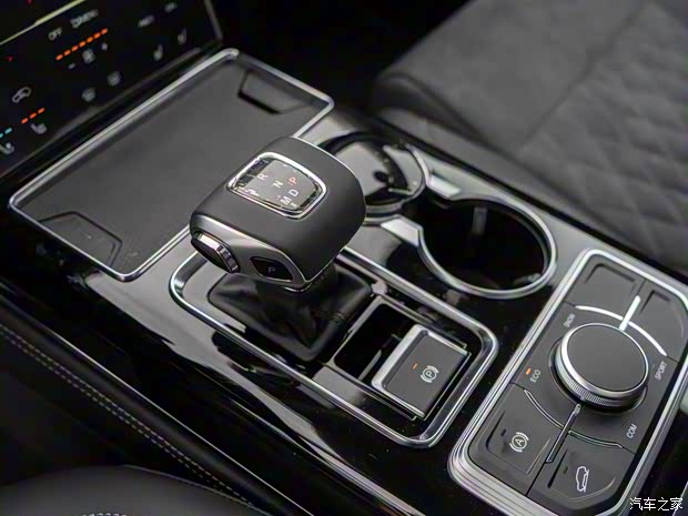 一汽红旗 红旗HS7 2021款 2.0T DCT两驱智联旗畅版