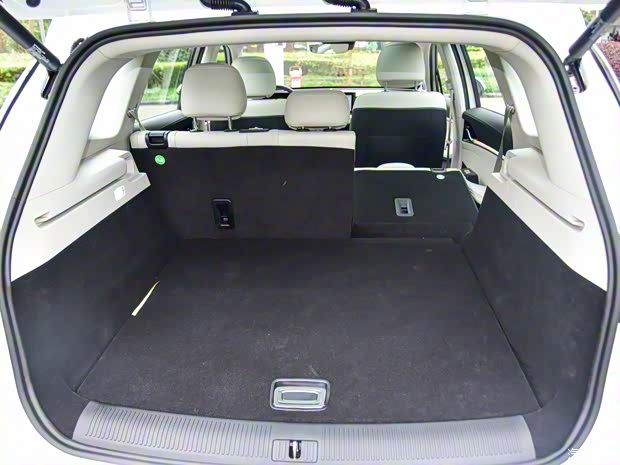 上汽集团 荣威RX5 eMAX 2022款 PHEV无畏尊荣版