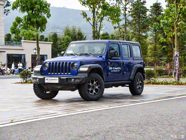 Jeep(进口) 牧马人 2018款 2.0T 罗宾汉四门版 Jeep(进口) 牧马人 2018款 2.0T 罗宾汉四门版
