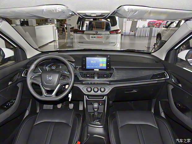 上汽通用五菱 宝骏360 2019款 1.5L 手动精英型 国VI