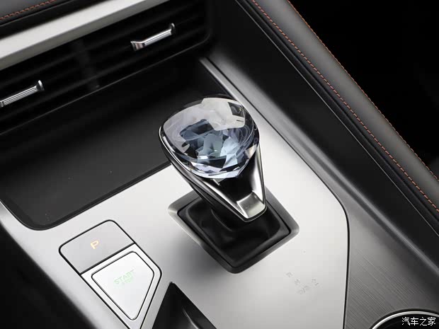 上汽集团 荣威RX5 2022款 330TGI 高配版 上汽集团 荣威RX5 2022款 330TGI 高配版