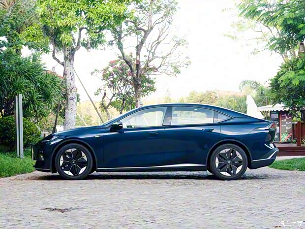 深蓝汽车 深蓝SL03 2023款 705MAX纯电版 深蓝汽车 深蓝SL03 2023款 705MAX纯电版