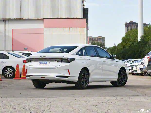 东风乘用车 奕炫MAX 2023款 1.5T 超能型爸版 东风乘用车 奕炫MAX 2023款 1.5T 超能型爸版