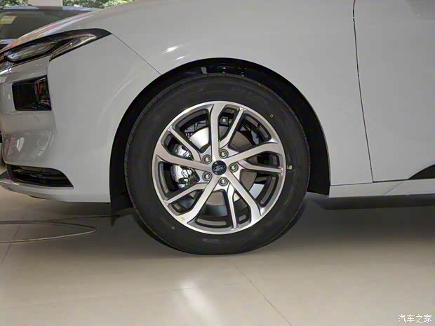 長(zhǎng)安福特 蒙迪歐 2023款 1.5T 高配版