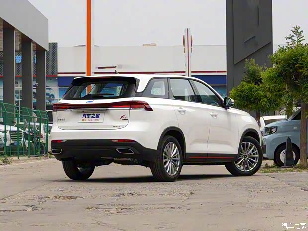 长安汽车 长安欧尚X7 PLUS 2022款 1.5T 蓝鲸版自动尊享型 7座 长安汽车 长安欧尚X7 PLUS 2022款 1.5T 蓝鲸版自动尊享型 7座