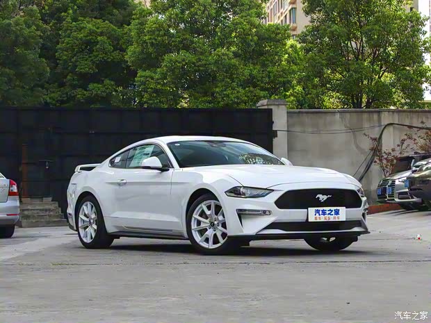 福特(进口) Mustang 2022款 2.3L EcoBoost 元光极昼限量版 福特(进口) Mustang 2022款 2.3L EcoBoost 元光极昼限量版