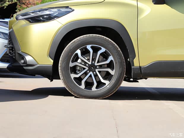 广汽丰田 锋兰达 2022款 2.0L CVT尊贵版