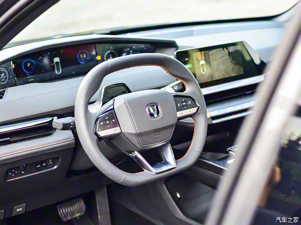 長(zhǎng)安汽車 長(zhǎng)安UNI-V 2022款 基本型