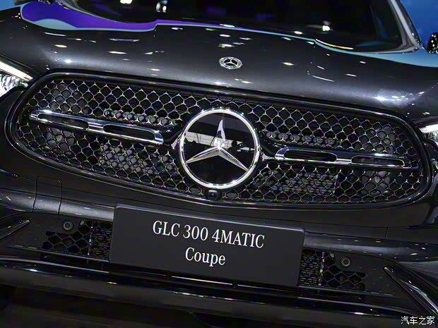 奔驰(进口) 奔驰GLC轿跑 2024款 GLC 300 4MATIC 轿跑SUV