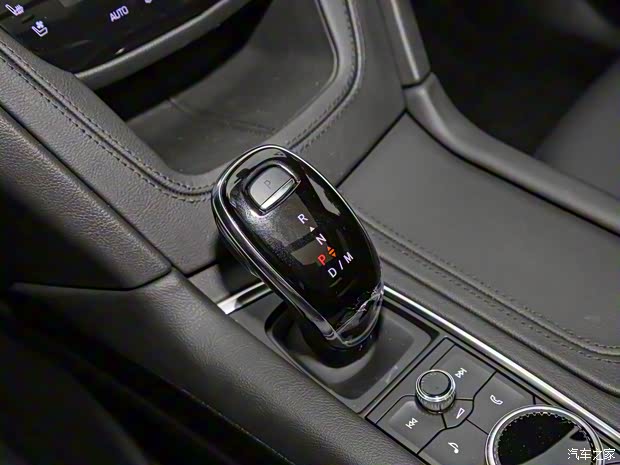 上汽通用凱迪拉克 凱迪拉克XT5 2023款 2.0T 四驅(qū)尊貴型（至臻版）