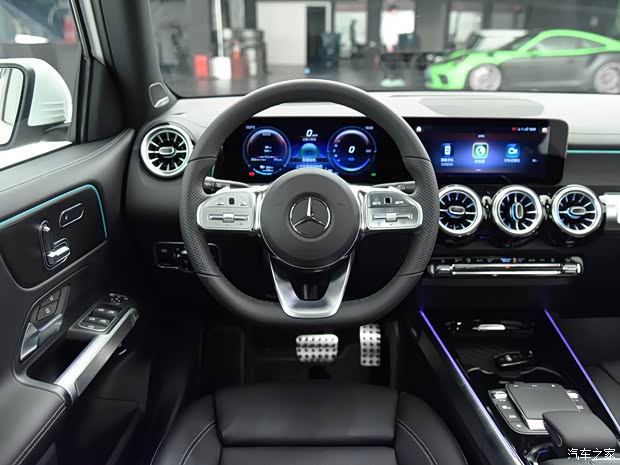 北京奔馳 奔馳EQB 2022款 EQB 350 4MATIC 首發(fā)特別版