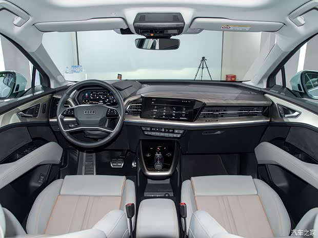 上汽奧迪 奧迪Q5 e-tron 2022款 50 e-tron quattro 榮耀型 錦衣套裝