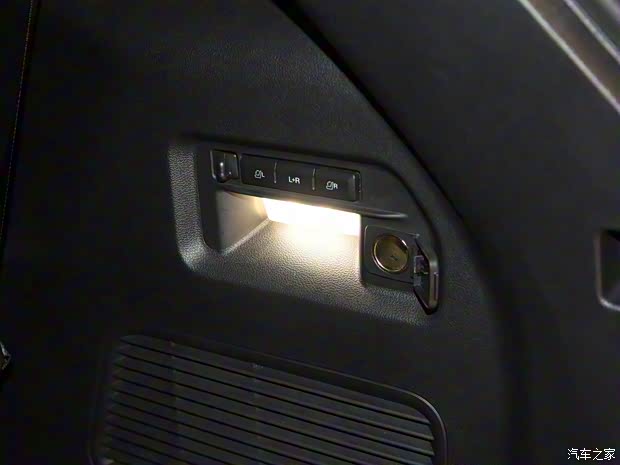 長(zhǎng)安福特 探險(xiǎn)者 2023款 EcoBoost 285 四驅(qū)ST-Line 6座