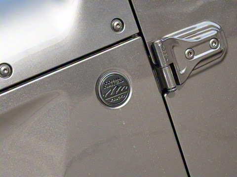 2022款 2.0T 高地四门版 2022款 2.0T 高地四门版