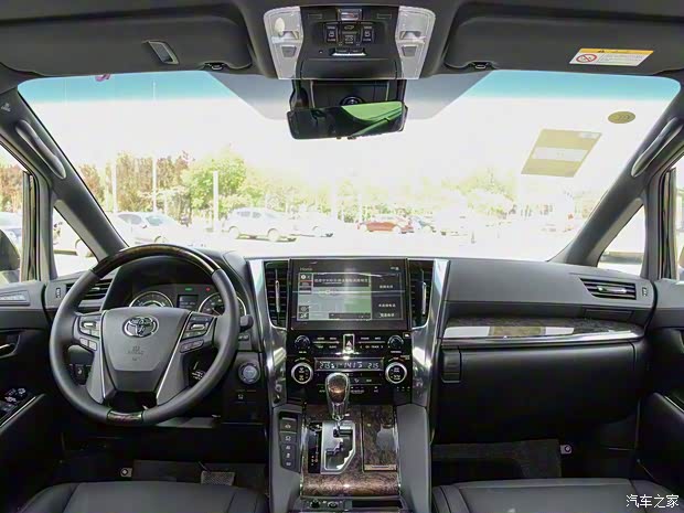 丰田(进口) 威尔法 2020款 双擎 2.5L HV尊贵版 丰田(进口) 威尔法 2020款 双擎 2.5L HV尊贵版