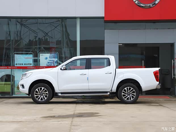 鄭州日產(chǎn) 納瓦拉 2021款 2.5L 改款 手動四驅(qū)旗艦型QR25