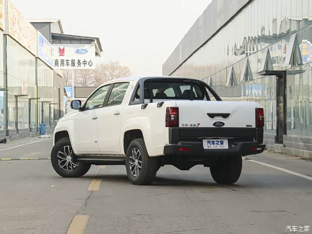 江铃汽车 域虎7 2022款 2.0T手动柴油四驱舒享型标轴 江铃汽车 域虎7 2022款 2.0T手动柴油四驱舒享型标轴